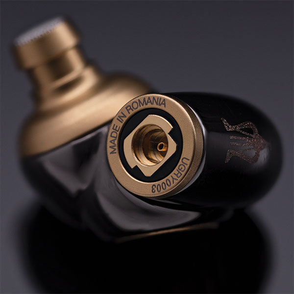 Meze Audio ADVAR – e☆イヤホン