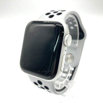 【中古】Apple Watch Nike SE （40mm GPS）アルミニウム【秋葉原】