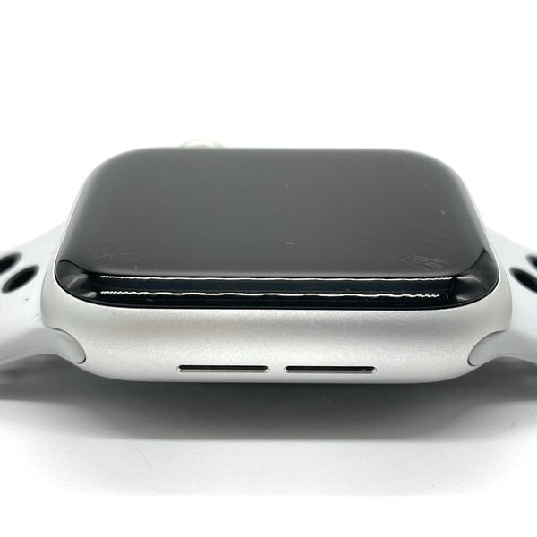 【中古】Apple Watch Nike SE （40mm GPS）アルミニウム【秋葉原】