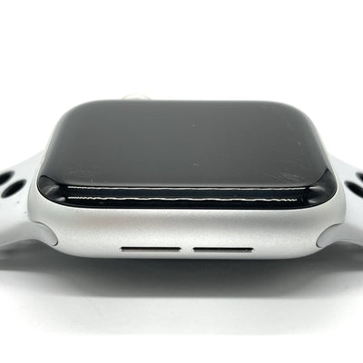 【中古】Apple Watch Nike SE （40mm GPS）アルミニウム【秋葉原】