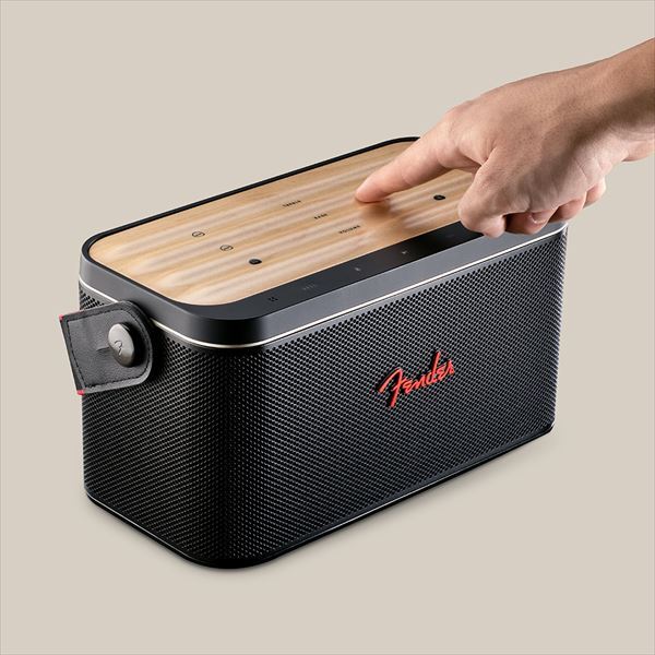 Fender RIFF フェンダーワイヤレススピーカー　klit ギターやベースを接続できる、Fender AudioのBluetoothスピーカー