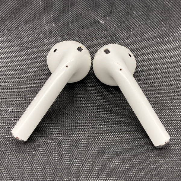 【中古】AirPods with Charging Case MV7N2J/A【日本橋】