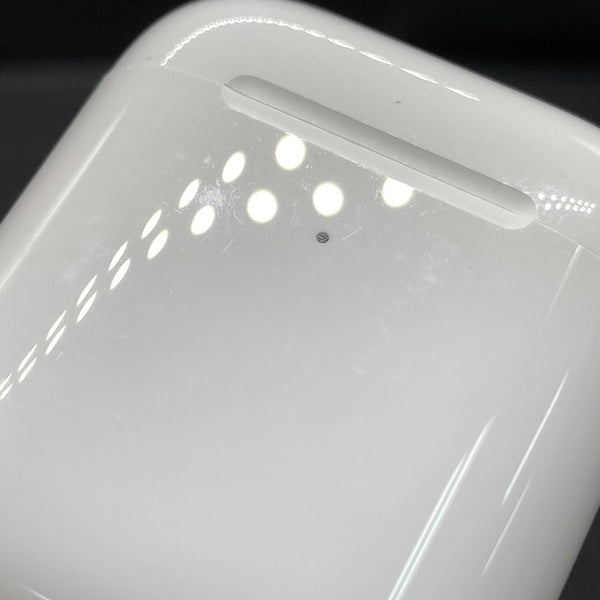 【中古】Wireless Charging Case for AirPods MR8U2J/A（ジャンク・返品不可）【秋葉原】
