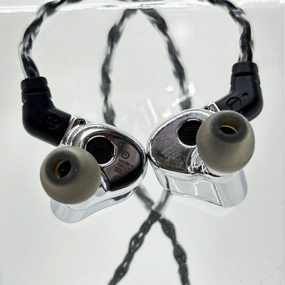 【中古】Neon 4【日本橋】