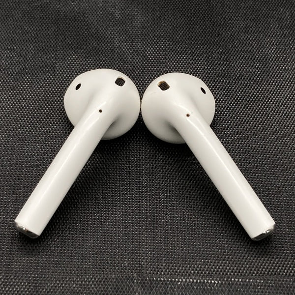 ヘッドホン APPLE MV7N2J/A WHITE Apple AirPods with Charging Case 第2世代 MV7N2J/A 価格比較