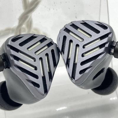 【中古】Tesseract(Universal Fit)【日本橋】