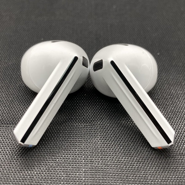 【中古】Galaxy Buds3 ホワイト 【SM-R530NZWAXJP】【日本橋】