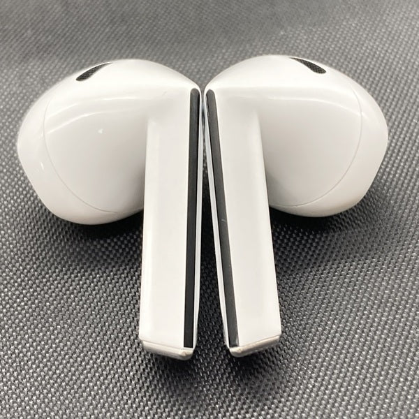 【中古】Galaxy Buds3 ホワイト 【SM-R530NZWAXJP】【日本橋】