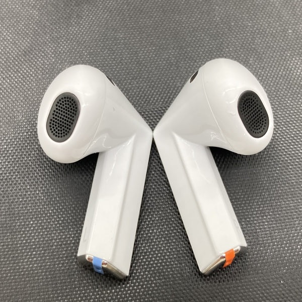 【中古】Galaxy Buds3 ホワイト 【SM-R530NZWAXJP】【秋葉原】