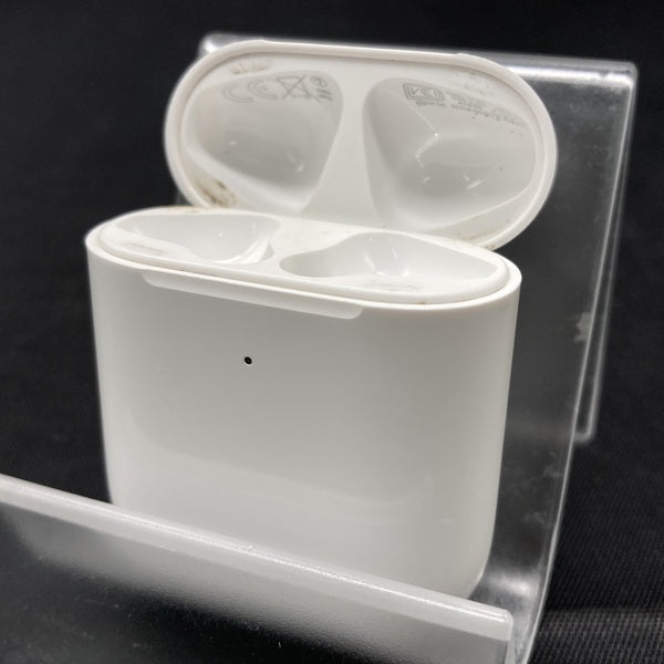 【中古】Wireless Charging Case for AirPods MR8U2J/A【秋葉原】