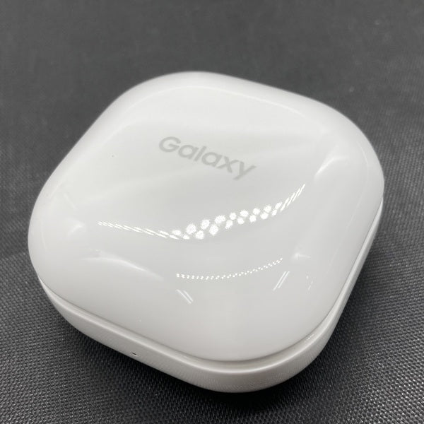 【中古】Galaxy Buds2 White 【SM-R177NZWAXJP】【秋葉原】