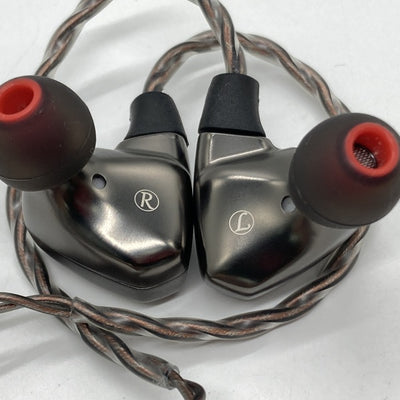 【中古】TITAN S グレー【秋葉原】