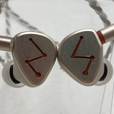 【中古】DZ4【日本橋】