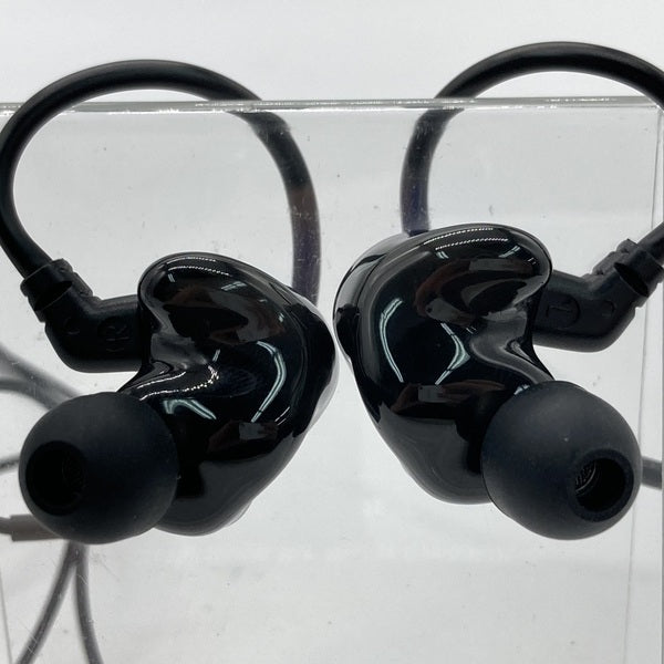 qdc SUPERIOR ブルー　有線イヤホン 高級イヤホンメーカーのエントリー機 qdc『SUPERIOR』は、有線
