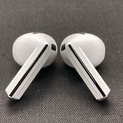 【中古】Galaxy Buds3 ホワイト 【SM-R530NZWAXJP】【秋葉原】