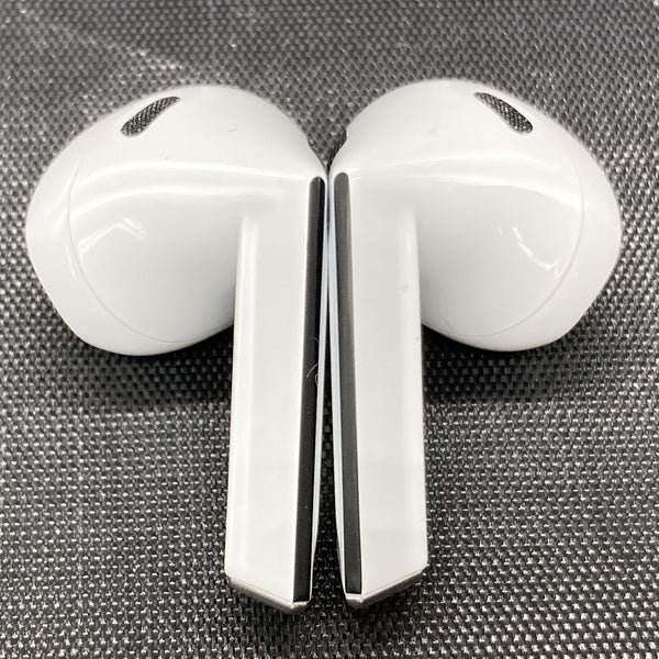 【中古】Galaxy Buds3 ホワイト 【SM-R530NZWAXJP】【秋葉原】