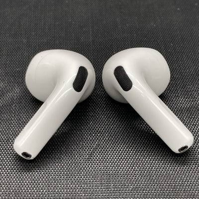 【中古】AirPods 4 MXP93J/A（アクティブノイズキャンセリング搭載）【日本橋】
