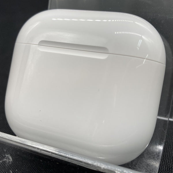 【中古】AirPods 4 MXP93J/A（アクティブノイズキャンセリング搭載）【秋葉原】