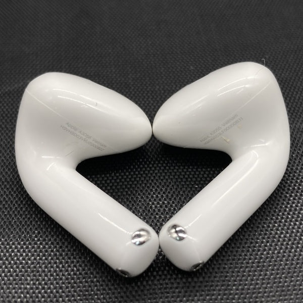 【中古】AirPods 4 MXP93J/A（アクティブノイズキャンセリング搭載）【秋葉原】