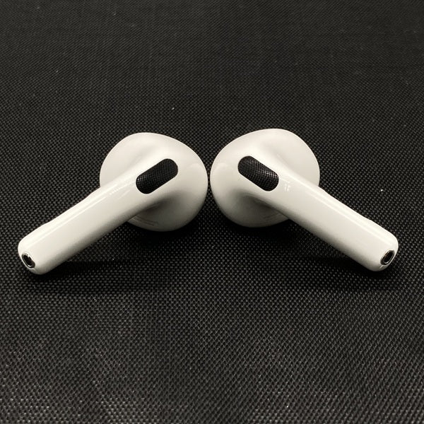 【中古】AirPods 4 MXP93J/A（アクティブノイズキャンセリング搭載）【秋葉原】