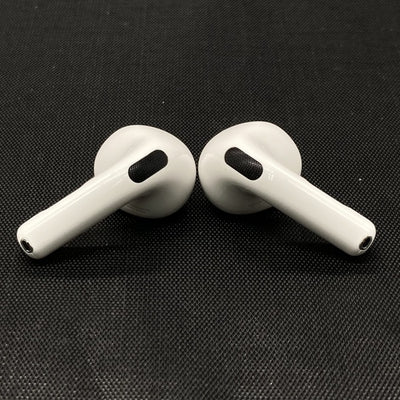 【中古】AirPods 4 MXP93J/A（アクティブノイズキャンセリング搭載）【秋葉原】
