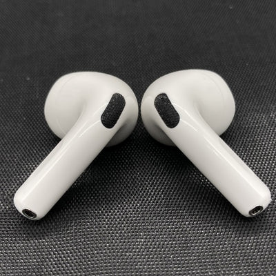 【中古】AirPods 4 MXP93J/A（アクティブノイズキャンセリング搭載）【日本橋】