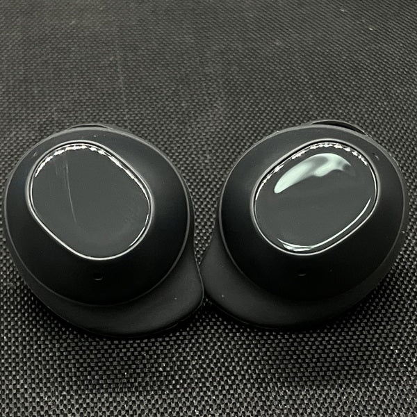【中古】Galaxy Buds FE グラファイト 【SM-R400NZAAXJP】【秋葉原】