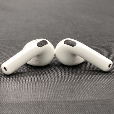 【中古】AirPods 4 MXP93J/A（アクティブノイズキャンセリング搭載）【日本橋】