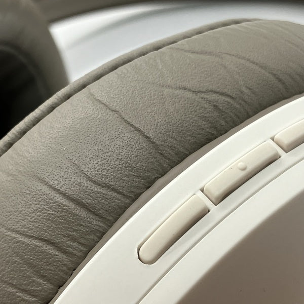 【中古】MOMENTUM Wireless ノイズキャンセルヘッドホン Sandy White 【M3AEBTXL SANDY WHITE】【秋葉原】