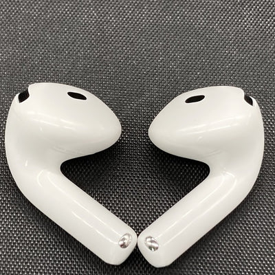 【中古】AirPods 4 MXP93J/A（アクティブノイズキャンセリング搭載）【秋葉原】