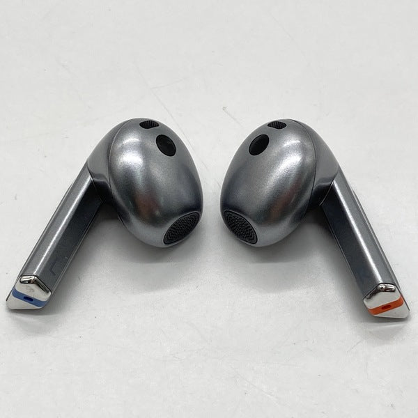 【中古】Galaxy Buds3 シルバー 【SM-R530NZAAXJP】【秋葉原】