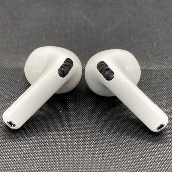 【中古】AirPods 4 MXP93J/A（アクティブノイズキャンセリング搭載）【日本橋】