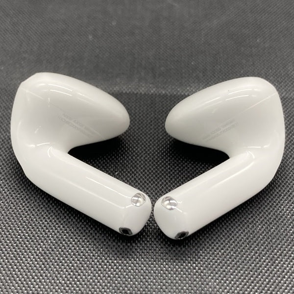 【中古】AirPods 4 MXP93J/A（アクティブノイズキャンセリング搭載）【日本橋】