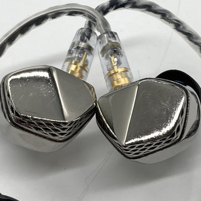 【中古】Macbeth Ti 【UNM-7810】【秋葉原】