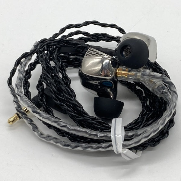【中古】Macbeth Ti 【UNM-7810】【秋葉原】