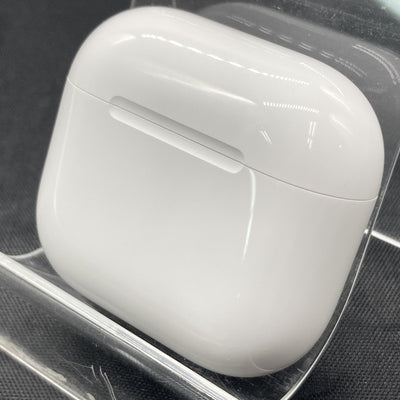 【中古】AirPods 4 MXP93J/A（アクティブノイズキャンセリング搭載）【秋葉原】