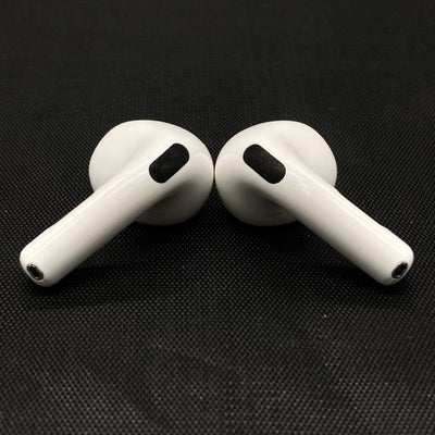 【中古】AirPods 4 MXP93J/A（アクティブノイズキャンセリング搭載）【秋葉原】