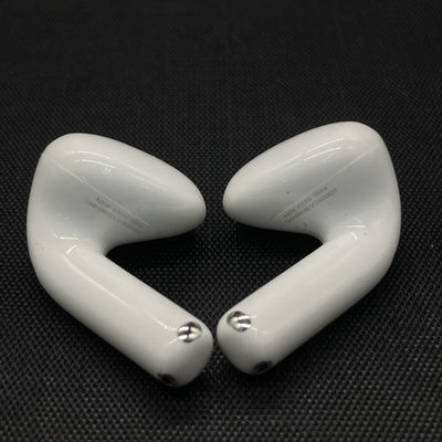 【中古】AirPods 4 MXP93J/A（アクティブノイズキャンセリング搭載）【秋葉原】