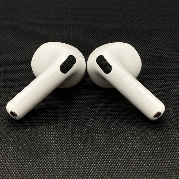 【中古】AirPods 4 MXP93J/A（アクティブノイズキャンセリング搭載）【秋葉原】