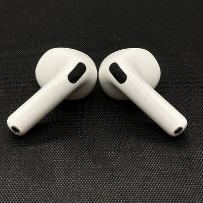【中古】AirPods 4 MXP93J/A（アクティブノイズキャンセリング搭載）【秋葉原】