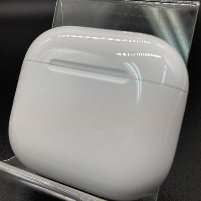【中古】AirPods 4 MXP93J/A（アクティブノイズキャンセリング搭載）【秋葉原】