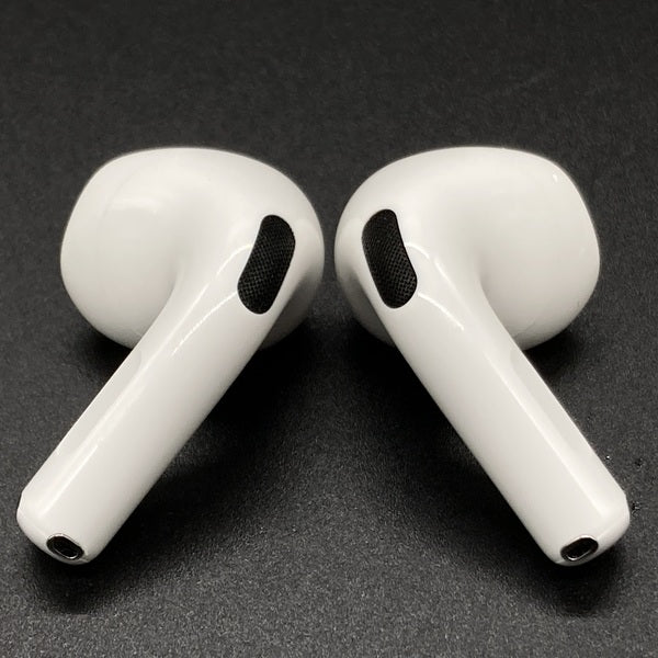 【中古】AirPods 4 MXP93J/A（アクティブノイズキャンセリング搭載）【秋葉原】