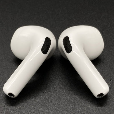 【中古】AirPods 4 MXP93J/A（アクティブノイズキャンセリング搭載）【秋葉原】