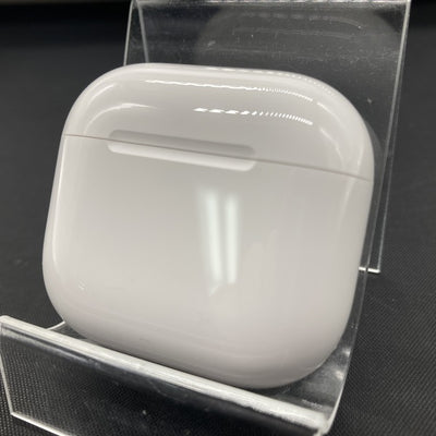 【中古】AirPods 4 MXP93J/A（アクティブノイズキャンセリング搭載）【秋葉原】
