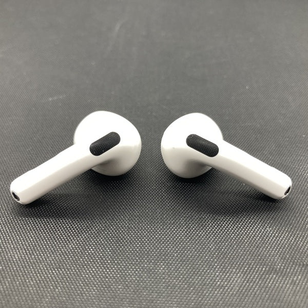 【中古】AirPods 4 MXP93J/A（アクティブノイズキャンセリング搭載）【秋葉原】