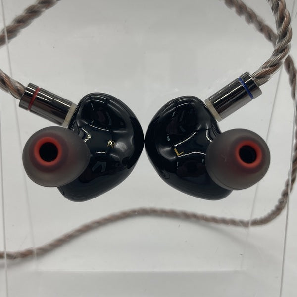 【中古】PERFORMER 8【秋葉原】