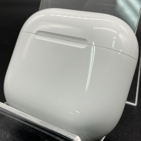 【中古】AirPods 4 MXP93J/A（アクティブノイズキャンセリング搭載）【秋葉原】