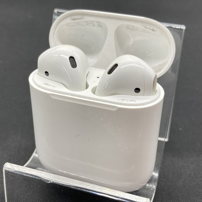【中古】AirPods with Charging Case MV7N2J/A【秋葉原】