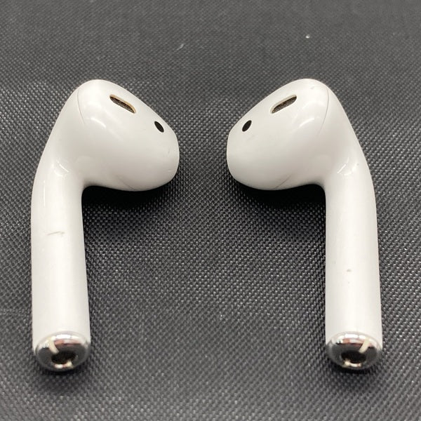【中古】AirPods with Charging Case MV7N2J/A【秋葉原】