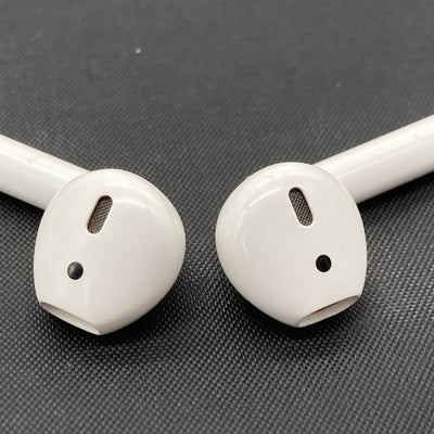 【中古】AirPods with Charging Case MV7N2J/A【秋葉原】